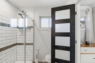 Stylishly updated 3 bedroom 3 bath home, in Pecan Plantation on Pecan Plantation Country Club in Texas - for sale on GolfHomes.com, golf home, golf lot