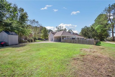 ***VRM*** SELLER WILL CONSIDER OFFERS BETWEEN $469,000 AND $499 on Cypress Country Club and Golf Club  in Alabama - for sale on GolfHomes.com, golf home, golf lot