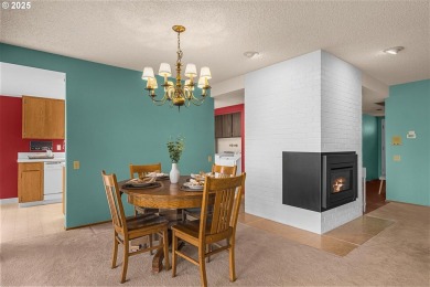 Welcome to this very special single-level townhome in on Summerfield Golf and Country Club in Oregon - for sale on GolfHomes.com, golf home, golf lot
