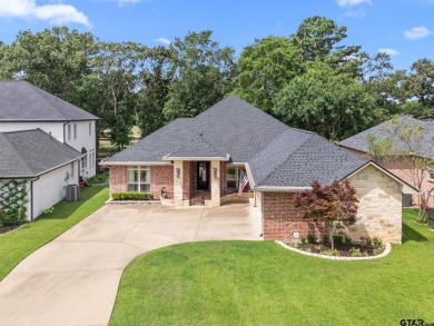 Enjoy serene views from your backyard on the green -- perfectly on Oak Hurst Golf Course in Texas - for sale on GolfHomes.com, golf home, golf lot