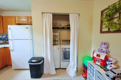 Great Investment  Property. This cozy Winchester duplex is in a on Winchester Country Club, Inc. in Kentucky - for sale on GolfHomes.com, golf home, golf lot