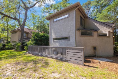 Charming 3BR/3.5BA single-family home in sought-after Shipyard on Shipyard Golf Club in South Carolina - for sale on GolfHomes.com, golf home, golf lot
