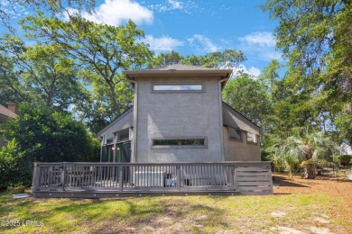 Charming 3BR/3.5BA single-family home in sought-after Shipyard on Shipyard Golf Club in South Carolina - for sale on GolfHomes.com, golf home, golf lot