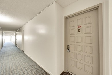 ALL AGES condo blends style & function! Spacious bedroom on Inverrary Country Club in Florida - for sale on GolfHomes.com, golf home, golf lot
