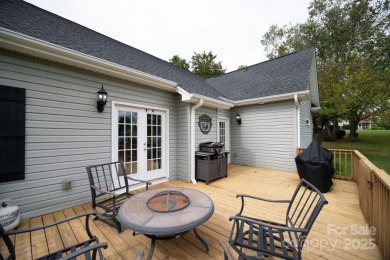 Home owner works from home and needs an hour heads up before on Woodbridge Golf Links in North Carolina - for sale on GolfHomes.com, golf home, golf lot