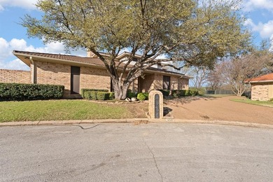 Welcome to 848 Havenwood Lane in Fort Worth--a stunning on Woodhaven Country Club in Texas - for sale on GolfHomes.com, golf home, golf lot