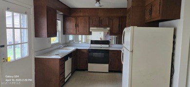 Don't miss this opportunity! T 2 bedroom, 2 bath Winfield model on Leisure Village West Assoc. in New Jersey - for sale on GolfHomes.com, golf home, golf lot