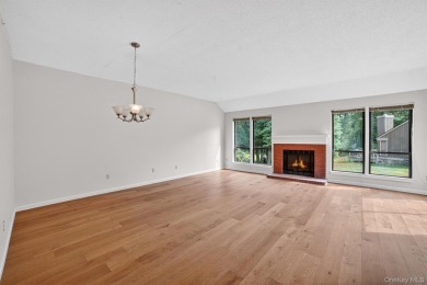 Sunny  Stylish in Heritage Hills!  Welcome to this beautifully on Somers Pointe Golf Club - West Hill in New York - for sale on GolfHomes.com, golf home, golf lot