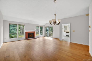 Sunny  Stylish in Heritage Hills!  Welcome to this beautifully on Somers Pointe Golf Club - West Hill in New York - for sale on GolfHomes.com, golf home, golf lot