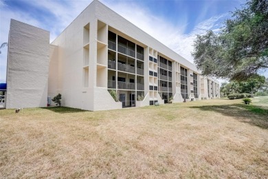 Welcome to your Florida paradise in Bradenton's coveted El on IMG Academies Golf and Country Club in Florida - for sale on GolfHomes.com, golf home, golf lot