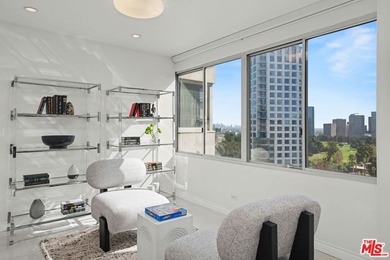 Newly remodeled Stunning Contemporary 5 bed/4.5 bath with on Los Angeles Country Club in California - for sale on GolfHomes.com, golf home, golf lot