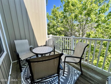 This beautiful TOP FLOOR condo with 3 bedrooms and 2 baths comes on South Harbour Golf Links in North Carolina - for sale on GolfHomes.com, golf home, golf lot