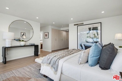 Newly remodeled Stunning Contemporary 5 bed/4.5 bath with on Los Angeles Country Club in California - for sale on GolfHomes.com, golf home, golf lot