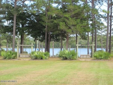 This beautiful TOP FLOOR condo with 3 bedrooms and 2 baths comes on South Harbour Golf Links in North Carolina - for sale on GolfHomes.com, golf home, golf lot