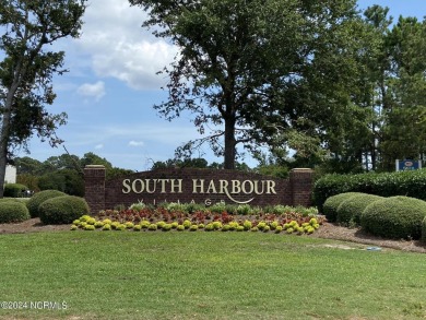 This beautiful TOP FLOOR condo with 3 bedrooms and 2 baths comes on South Harbour Golf Links in North Carolina - for sale on GolfHomes.com, golf home, golf lot