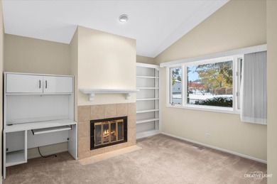 Beautifully maintained ranch-style townhome in Bloomingdale's on Indian Lakes Resort in Illinois - for sale on GolfHomes.com, golf home, golf lot