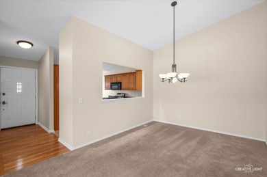 Beautifully maintained ranch-style townhome in Bloomingdale's on Indian Lakes Resort in Illinois - for sale on GolfHomes.com, golf home, golf lot