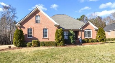 4 Bedroom, Full Brick Home located near Cowans Ford Golf Club on Cowans Ford Country Club in North Carolina - for sale on GolfHomes.com, golf home, golf lot