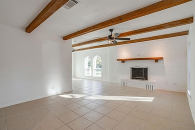 Move-in ready & beautifully updated! This well cared for 3 on Pecan Plantation Country Club in Texas - for sale on GolfHomes.com, golf home, golf lot