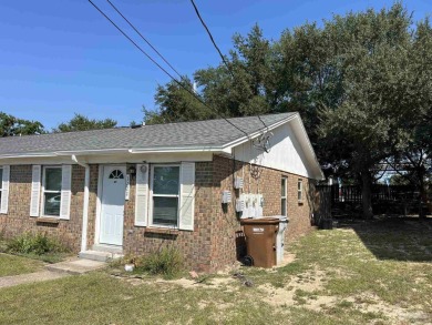 Fantastic Single-Story Triplex in Gulf Breeze! All three units on Tiger Point Golf and Country Club in Florida - for sale on GolfHomes.com, golf home, golf lot