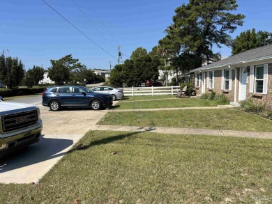 Fantastic Single-Story Triplex in Gulf Breeze! All three units on Tiger Point Golf and Country Club in Florida - for sale on GolfHomes.com, golf home, golf lot