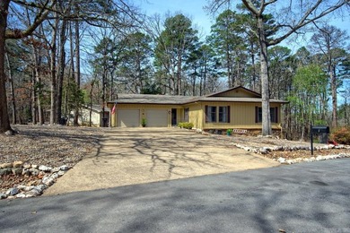 THE PERFECT DOWNSIZER!!  This cozy home is move-in ready with on Cortez Golf Course in Arkansas - for sale on GolfHomes.com, golf home, golf lot