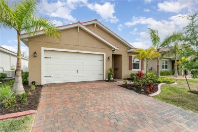 TANDEM GARAGE GEM IN MAGNOLIA LANDING! This isn't just a on Herons Glen Golf and Country Club in Florida - for sale on GolfHomes.com, golf home, golf lot