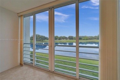 Beautifully maintained 2-bedroom, 2-bath in the highly on Pine Island Ridge Country Club in Florida - for sale on GolfHomes.com, golf home, golf lot