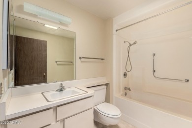 Charming 2-bedroom, 2-bathroom home in the heart of Sun City on Sun City-Willow Creek / Willow Brook  in Arizona - for sale on GolfHomes.com, golf home, golf lot