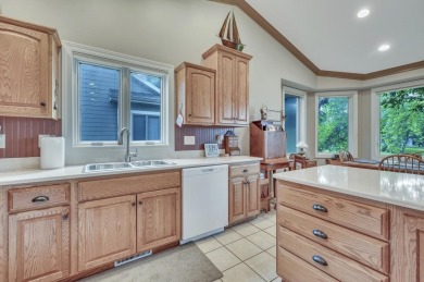 Elegant townhome overlooking Emerald Hills Golf Course featuring on Emerald Hills Golf Club in Iowa - for sale on GolfHomes.com, golf home, golf lot