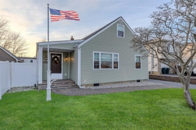 Stunning 3-bedroom, 2-bath Cape located in a prime location at on Bergen Point Golf Course in New York - for sale on GolfHomes.com, golf home, golf lot