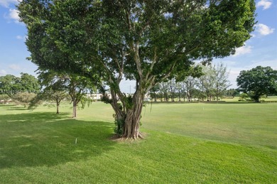 Stunning Panoramic View on the Golf !
This 2 bed / 2 bath on Hollybrook Golf and Tennis Club  in Florida - for sale on GolfHomes.com, golf home, golf lot