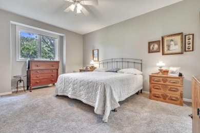 Elegant townhome overlooking Emerald Hills Golf Course featuring on Emerald Hills Golf Club in Iowa - for sale on GolfHomes.com, golf home, golf lot