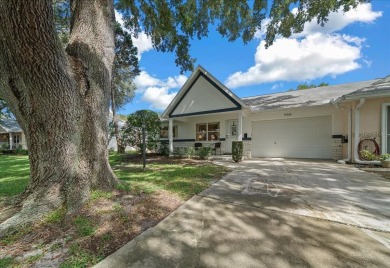 END UNIT in Crescent Ridge - Light, Bright & Move-In Ready!
 on On Top of the World Golf Course in Florida - for sale on GolfHomes.com, golf home, golf lot