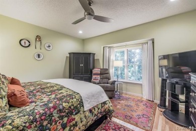 Stunning move-in ready condo in Maples of Novi! Enjoy the ease on The Maples Club in Michigan - for sale on GolfHomes.com, golf home, golf lot