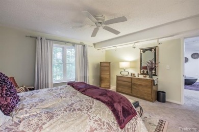 Stunning move-in ready condo in Maples of Novi! Enjoy the ease on The Maples Club in Michigan - for sale on GolfHomes.com, golf home, golf lot