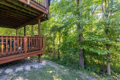 Stunning move-in ready condo in Maples of Novi! Enjoy the ease on The Maples Club in Michigan - for sale on GolfHomes.com, golf home, golf lot