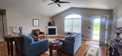 Take a load off and relax in this beautiful well maintained 3 on Battlefield Golf and Country Club in Kentucky - for sale on GolfHomes.com, golf home, golf lot