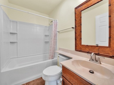 Well-kept 3 bedroom, 2 bathroom home in Discovery Harbor is the on Discovery Harbour Golf Course in Hawaii - for sale on GolfHomes.com, golf home, golf lot