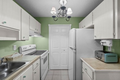 Amenities galore in this well-maintained FIRST FLOOR condo on Innisbrook Resort and Golf Club in Florida - for sale on GolfHomes.com, golf home, golf lot