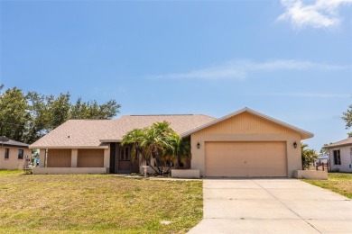 MOVE IN READY 3 Bedroom, 2 Bathroom, 2 Car Garage, Pool home on Rotonda Golf and Country Club The Palms Course in Florida - for sale on GolfHomes.com, golf home, golf lot