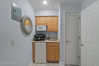 Beautifully updated and located in the highly desired Brunswick on Brunswick Plantation and Golf Resorts in North Carolina - for sale on GolfHomes.com, golf home, golf lot