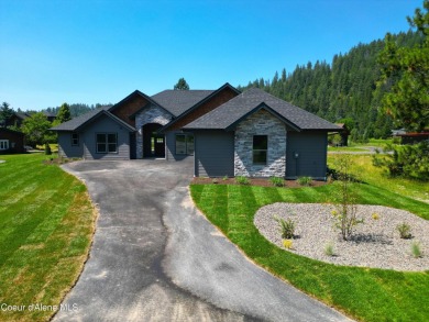 Welcome to the epitome of luxury living at the Golfers Retreat on The Idaho Club in Idaho - for sale on GolfHomes.com, golf home, golf lot