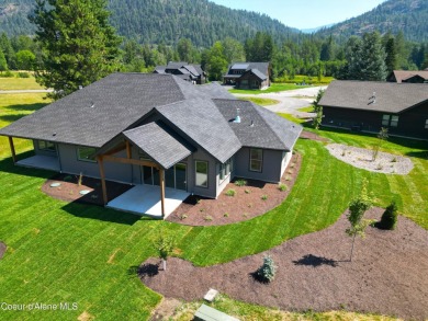 Welcome to the epitome of luxury living at the Golfers Retreat on The Idaho Club in Idaho - for sale on GolfHomes.com, golf home, golf lot