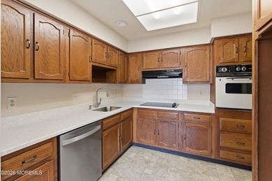 Welcome to this well-maintained 2 bedroom, 2 bathroom on Rossmoor Golf Club in New Jersey - for sale on GolfHomes.com, golf home, golf lot