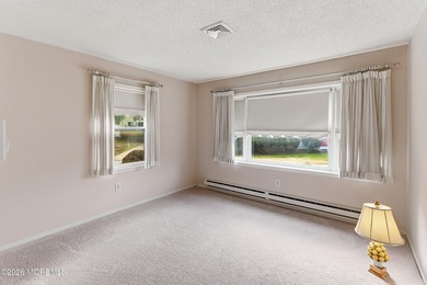 Welcome to this well-maintained 2 bedroom, 2 bathroom on Rossmoor Golf Club in New Jersey - for sale on GolfHomes.com, golf home, golf lot