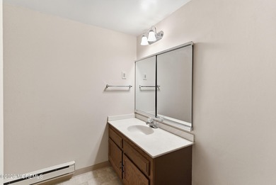 Welcome to this well-maintained 2 bedroom, 2 bathroom on Rossmoor Golf Club in New Jersey - for sale on GolfHomes.com, golf home, golf lot