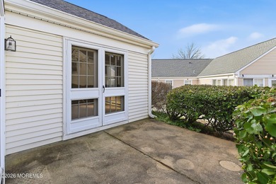 Welcome to this well-maintained 2 bedroom, 2 bathroom on Rossmoor Golf Club in New Jersey - for sale on GolfHomes.com, golf home, golf lot