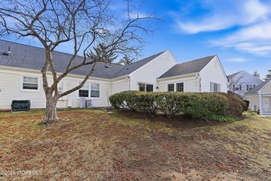 Welcome to this well-maintained 2 bedroom, 2 bathroom on Rossmoor Golf Club in New Jersey - for sale on GolfHomes.com, golf home, golf lot