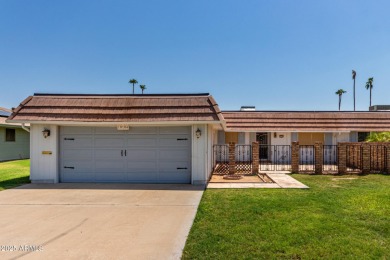 Welcome to this beautifully maintained 2-bedroom, 2-bath Gemini on Sun City Lakes West and East in Arizona - for sale on GolfHomes.com, golf home, golf lot